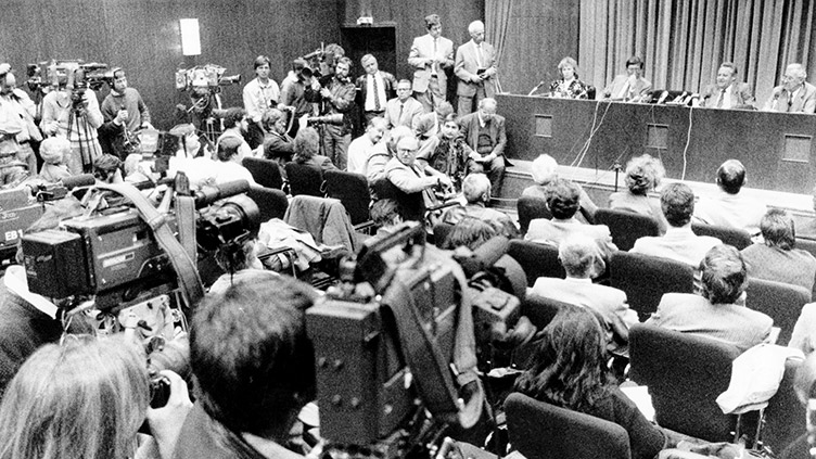 Representantes da mídia na conferência de imprensa em 9 de novembro de 1989