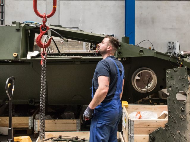 Panzerproduktion bei Rheinmetall  Panzerproduktion bei Rheinmetall