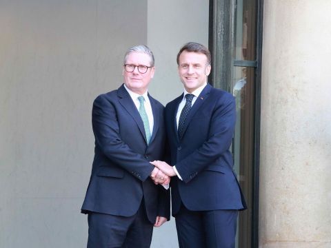 Emmanuel Macron und Keir Starmer (Archiv)