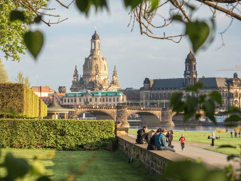 Blick auf Dresden: historische Kulisse, innovative Ideen