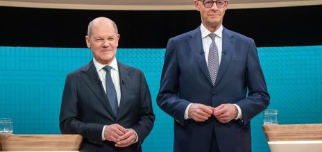 Chancellor Scholz and CDU candidate Friedrich Merz (r.) 