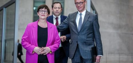 Friedrich Merz (CDU, right), Saskia Esken and Lars Klingbeil (both SPD)