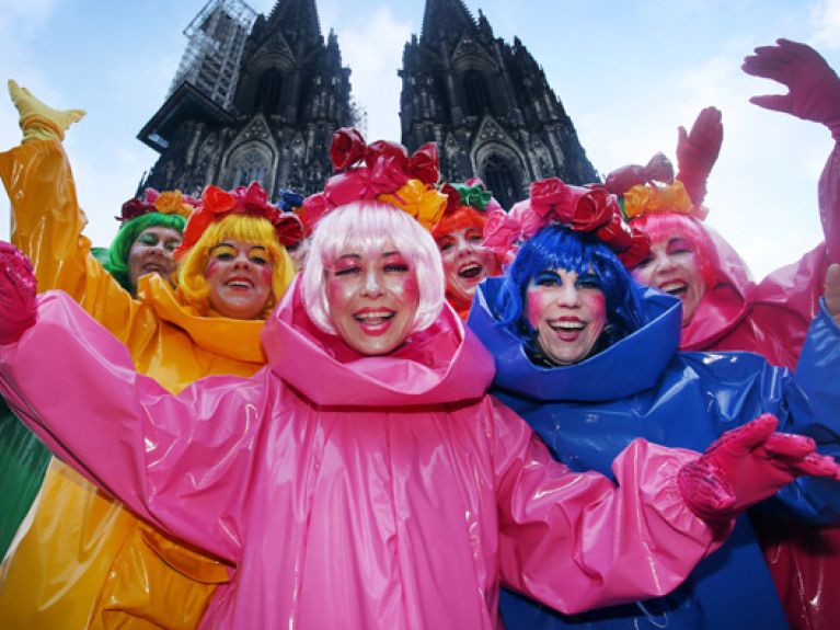 Fun, Revelry and Costumes: the Similarities Between Carnaval and