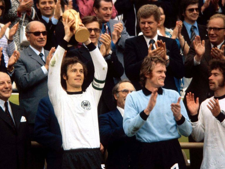 Deutschlands Fußball-Legende Franz Beckenbauer Ist Tot