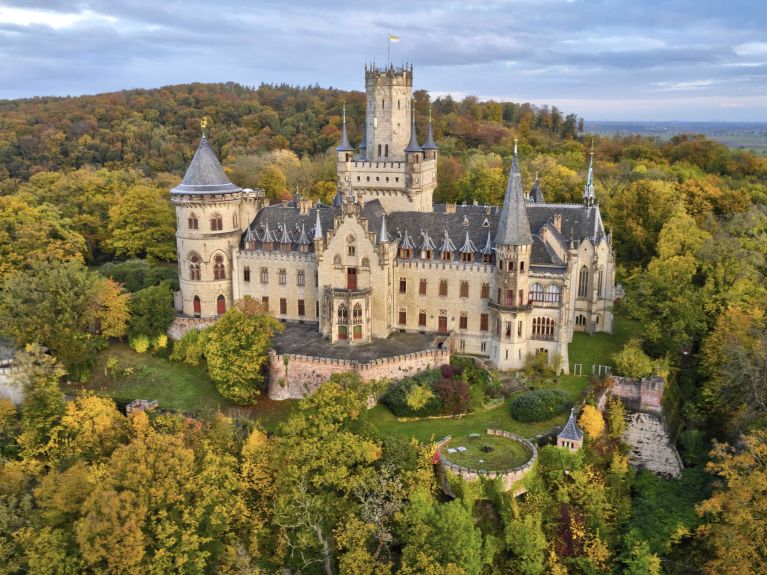 The backdrop for “Maxton Hall”: Marienburg Castle near Hanover