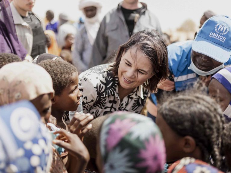 Baerbock, ministre allemande des Affaires étrangères, lors d’une visite au Niger