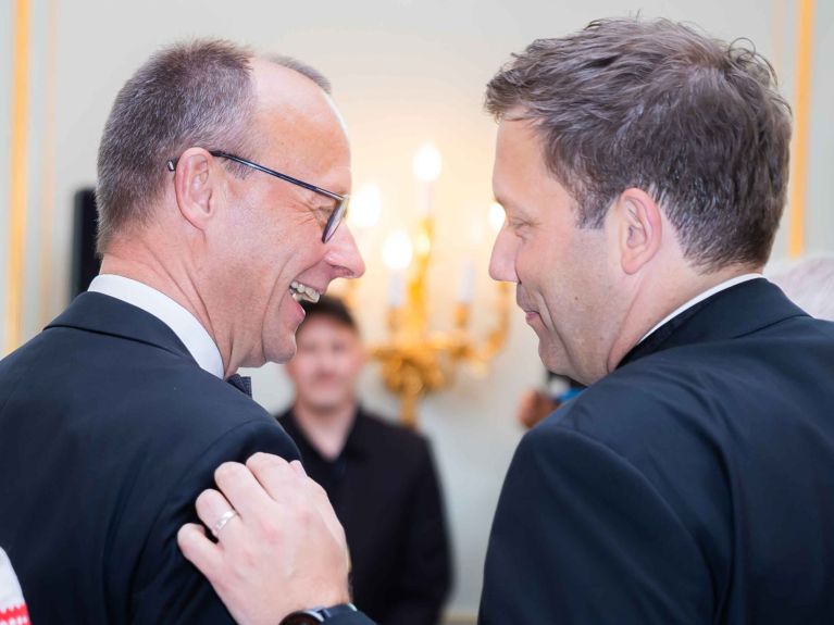 Election winner Friedrich Merz and SPD chair Lars Klingbeil (archive)