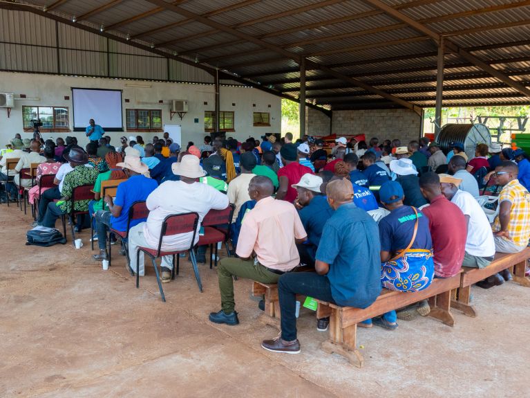 L’AKTC se concentre sur les agricultrices et agriculteurs qui souhaitent agrandir leur exploitation de manière ciblée. L’AKTC se concentre sur les agricultrices et agriculteurs qui souhaitent agrandir leur exploitation de manière ciblée.