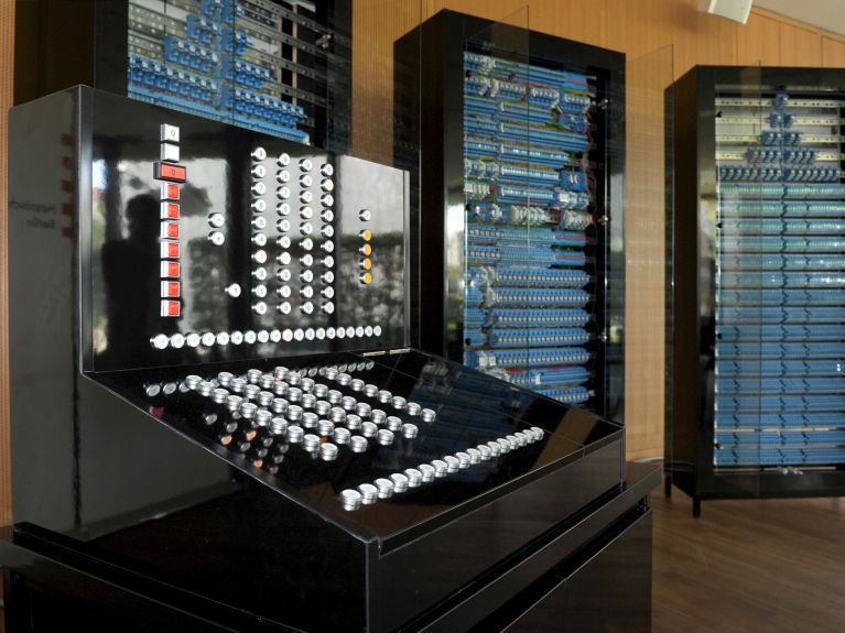 世界首台计算机 Z3 的复原模型。 世界首台计算机 Z3 的复原模型。