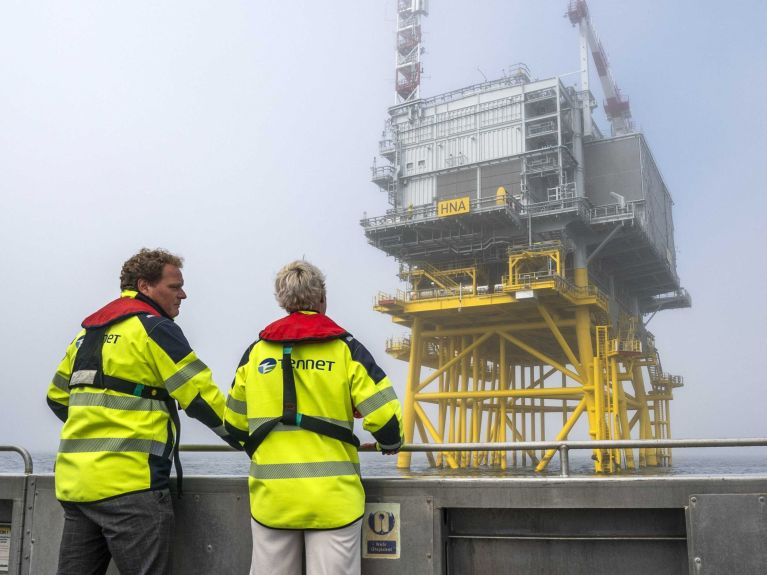 Cuxhaven wird Zentrum der Offshore-Energielogistik. 