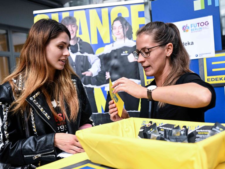 Job fair for refugees in Berlin 