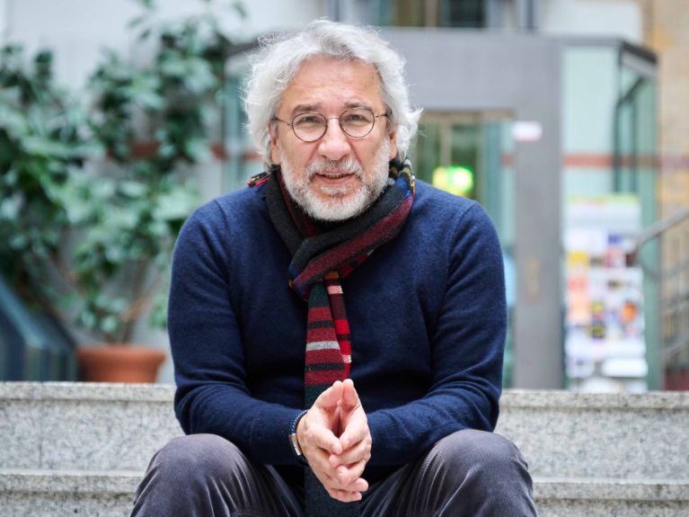 Can Dündar Türkiye’de özgür bir basın için mücadele ediyor.