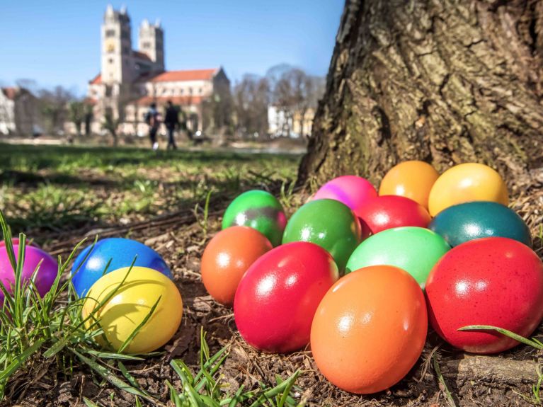 Wie wird Ostern traditionell gefeiert?