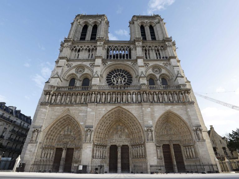 Mehr als fünf Jahre nach dem schweren Brand wurde die Pariser Kathedrale Notre-Dame wiedereröffnet. 