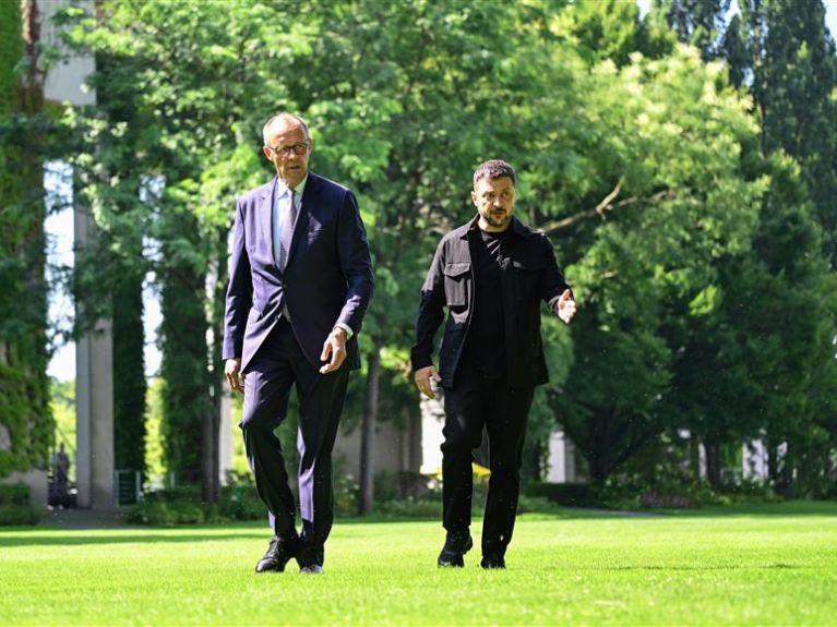 El canciller federal Friedrich Merz y el presidente ucraniano Volodímir Zelenski El canciller federal Friedrich Merz y el presidente ucraniano Volodímir Zelenski