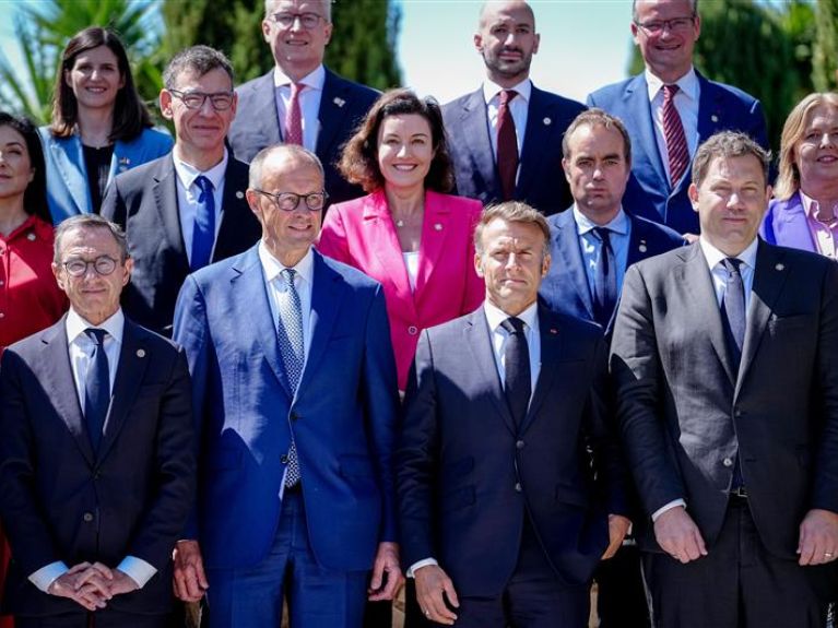 Chancellor Merz and President Macron with cabinet members Chancellor Merz and President Macron with cabinet members