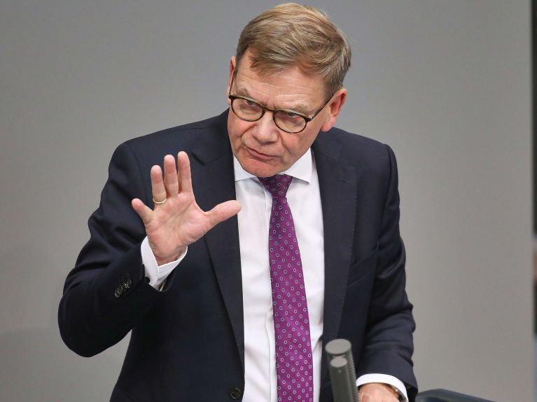 Bundesaußenminister Johann Wadephul bei einer Rede im Bundestag Bundesaußenminister Johann Wadephul bei einer Rede im Bundestag