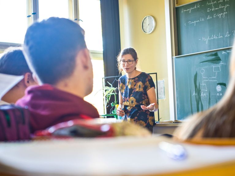 Stefanie Ritouet ist Lehrerin für Biologie und Geschichte.