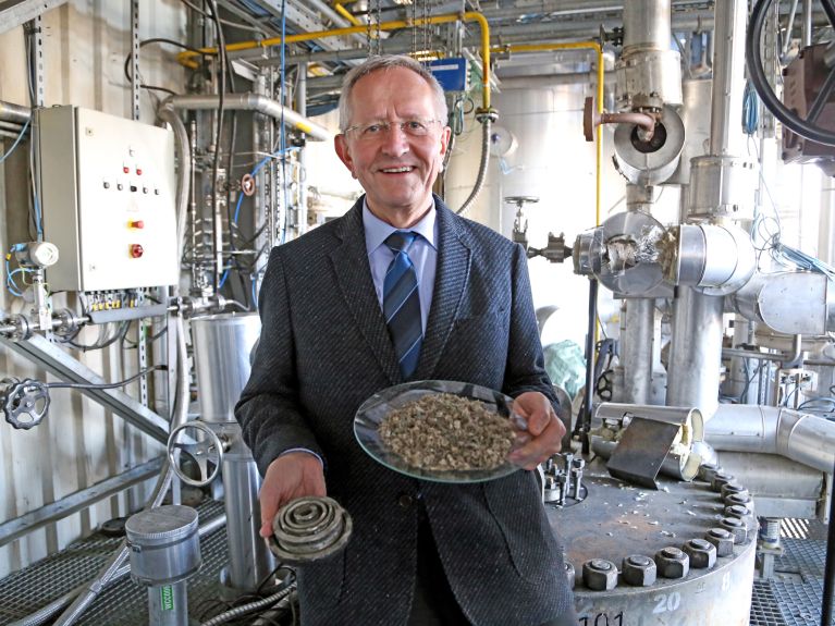 Bernd Meyer développe un procédé de recyclage chimique.