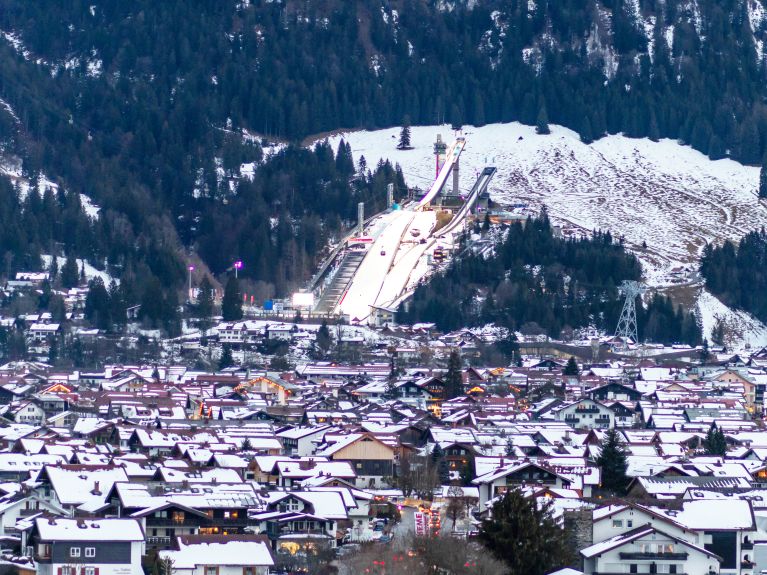 Güneyin uçlarında: Alpler'deki Oberstdorf, ünlü Dört Tepe Turu'nun yılın başında durduğu yer