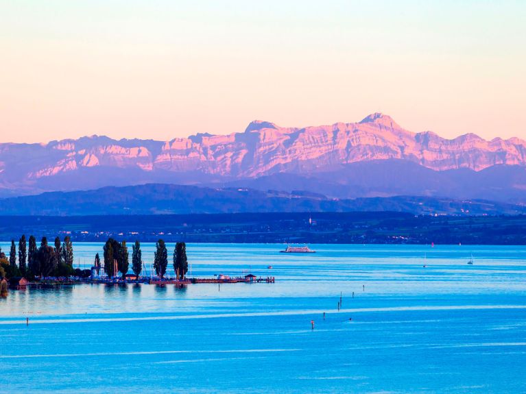 Bodensee mit Alpenpanorama