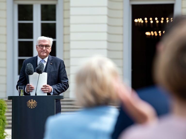 Frank-Walter Steinmeier, presidente federal de Alemania, celebra la Constitución.