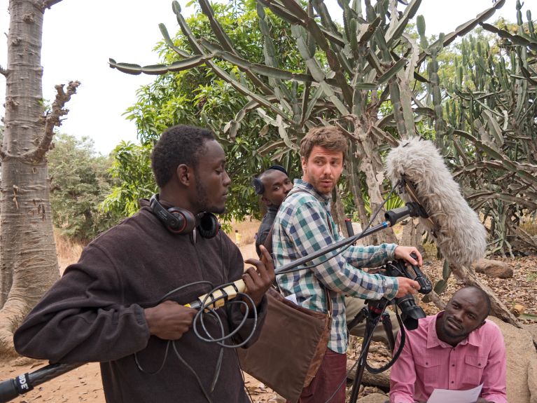 Premiado con un Óscar para Estudiantes 2017: el estudiante de cine Johannes Preuss rodando en África Occidental.