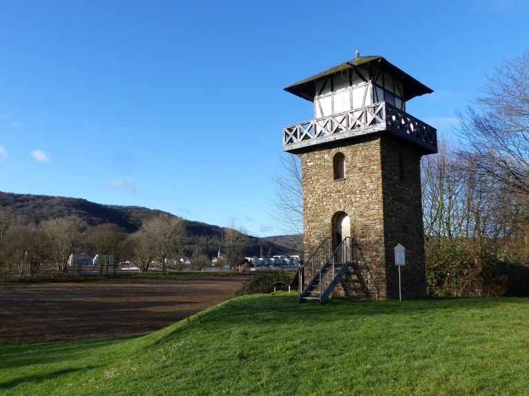 Voici à quoi a pu ressembler la frontière de l’Empire romain : une tour du Limes reconstruite au bord du Rhin