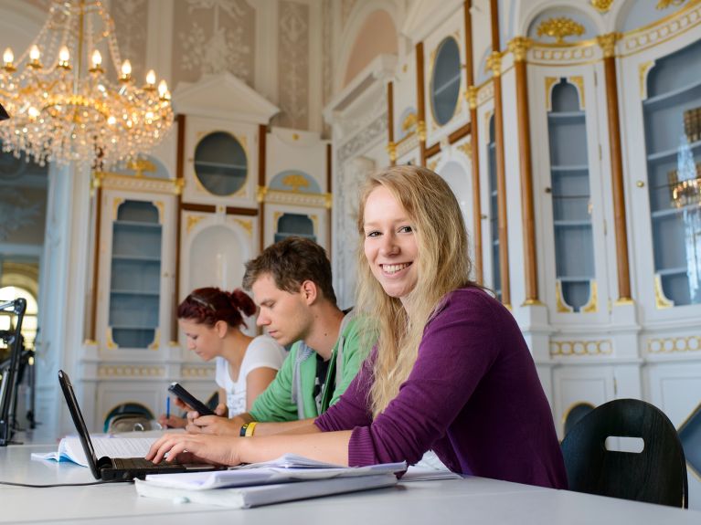 Estudiando en la biblioteca de la Universidad de Hohenheim