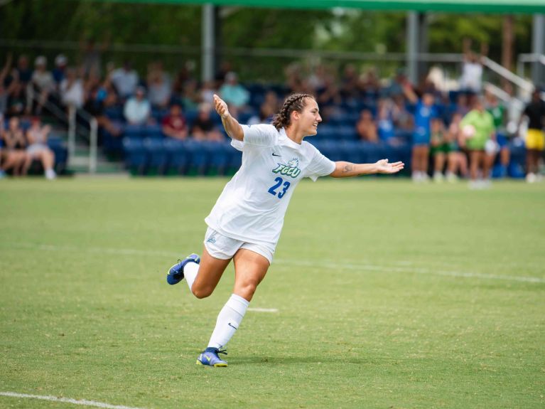 Katharina Oelschläger plays midfield for her US team.