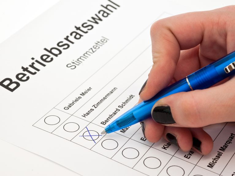 Beispiel für den Wahlzettel einer Betriebsratswahl. Zur Wahl stehen einzelne Personen.