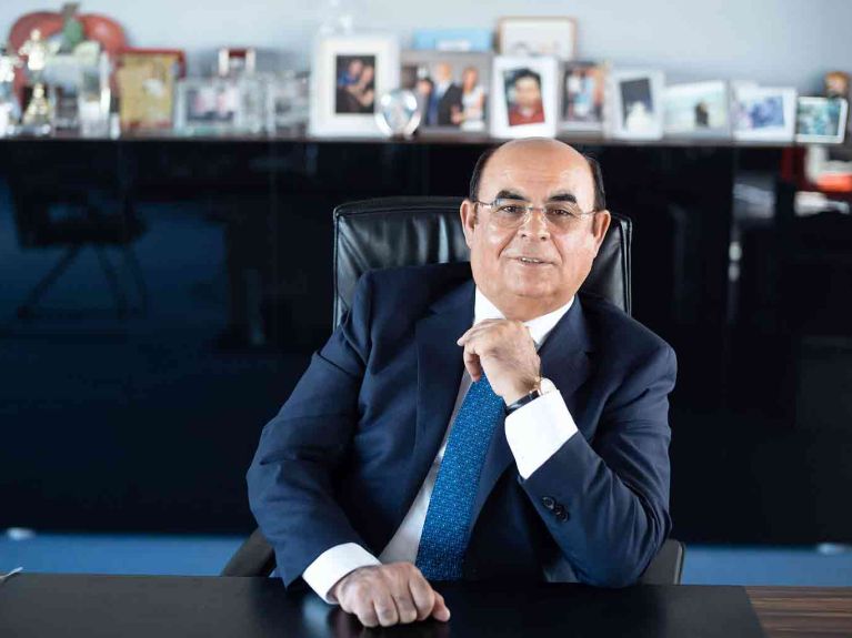 1986 gründete Ismet Koyun das IT-Unternehmen Kobil-GmbH Ko. in Worms. 1986 gründete Ismet Koyun das IT-Unternehmen Kobil-GmbH Ko. in Worms.