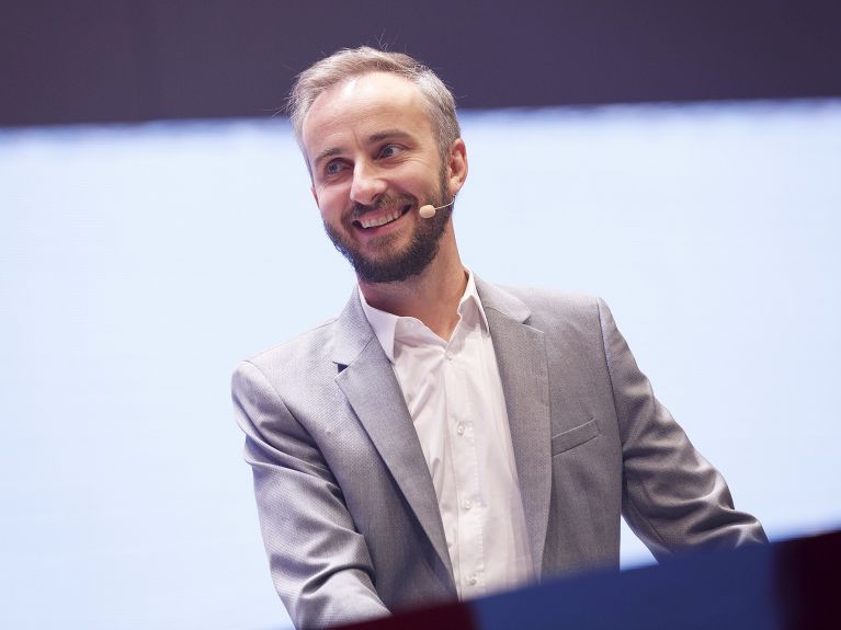 Jan Böhmermann’s vision: “United States of Europe”