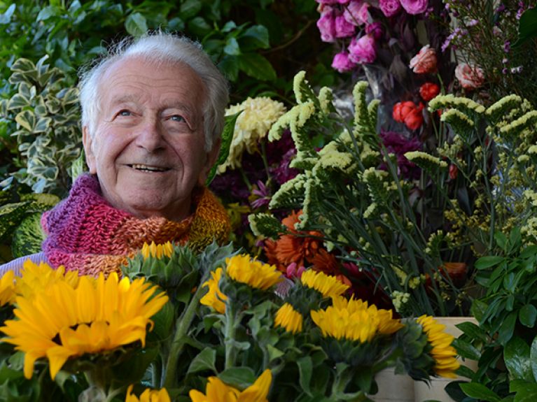 Lev hatte viele Jobs und arbeitete zuletzt als Blumenlieferant.