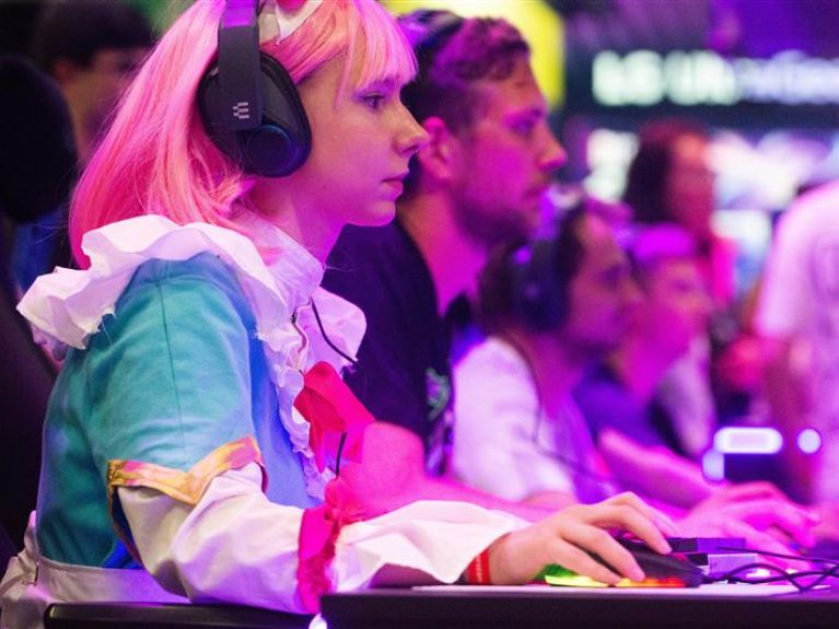 Многие «косплееры» приезжают на Gamescom в костюмах (архивное фото). Многие «косплееры» приезжают на Gamescom в костюмах (архивное фото).
