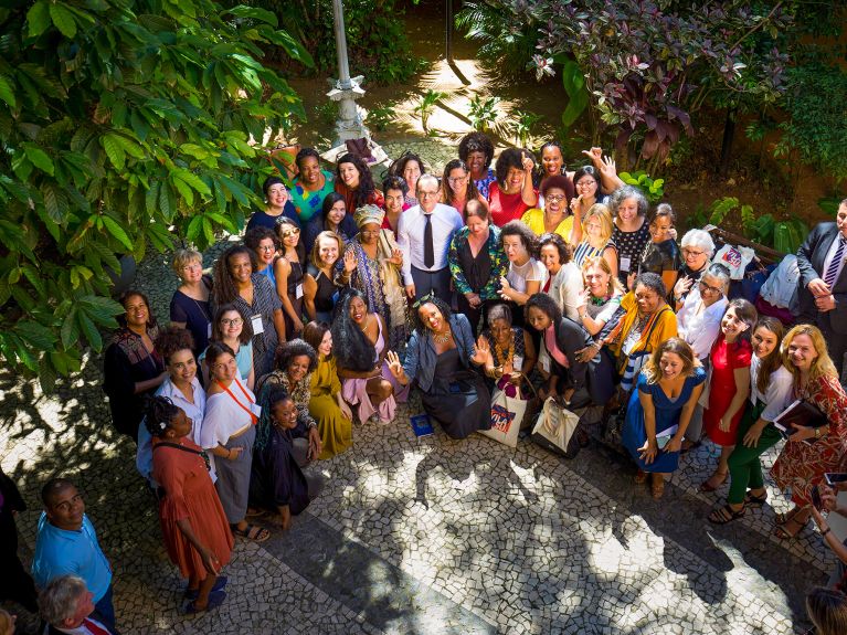 Heiko Maas com participantes da rede feminina no Brasil 