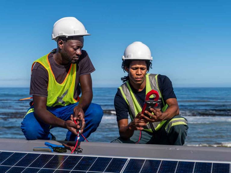 L’Allemagne soutient le développement des énergies renouvelables en Afrique. L’Allemagne soutient le développement des énergies renouvelables en Afrique.