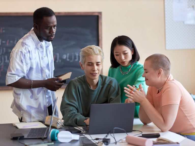 创新型分拆企业:大学是孕育新公司的温床。     创新型分拆企业:大学是孕育新公司的温床。