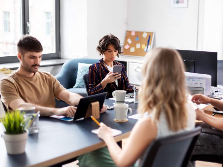 From lecture hall to office: with a solid strategy and support, researchers can turn their scientific findings into successful start-ups. From lecture hall to office: with a solid strategy and support, researchers can turn their scientific findings into successful start-ups.