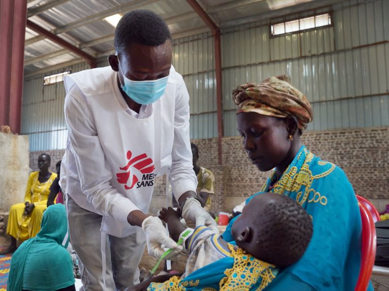 Medical care in a mobile clinic in South Sudan Medical care in a mobile clinic in South Sudan