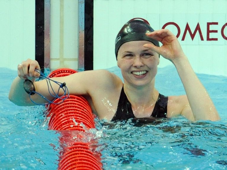 布里塔·斯蒂芬——自由泳游泳名将,2007 年大运会上在短距离项目中两度摘金,2008 年首尔奥运会再夺两枚金牌。 布里塔·斯蒂芬——自由泳游泳名将,2007 年大运会上在短距离项目中两度摘金,2008 年首尔奥运会再夺两枚金牌。