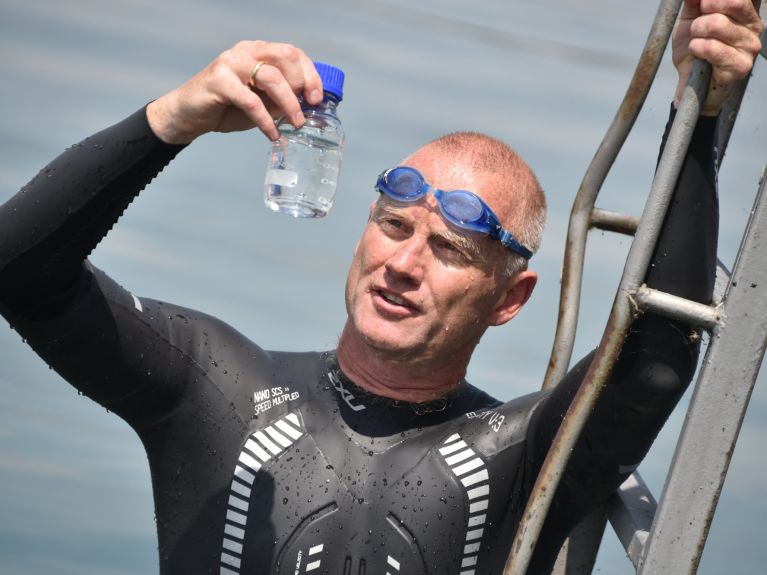 Andreas Fath in 2014 with a water sample taken from the Rhine Andreas Fath in 2014 with a water sample taken from the Rhine