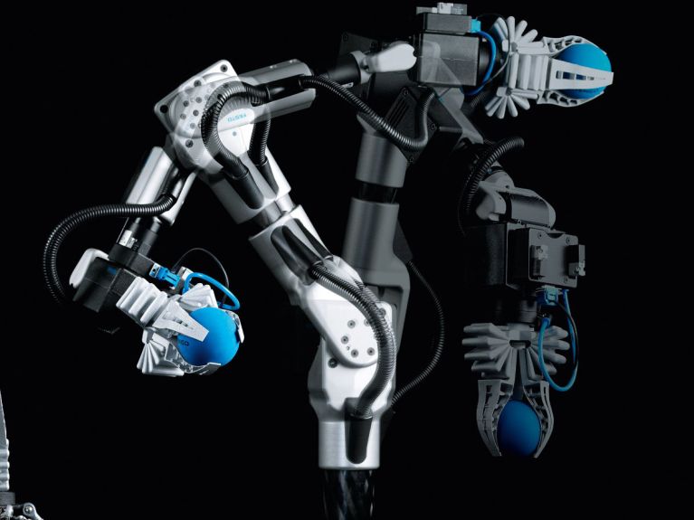 Festo entwickelt Roboter-Greifarme nach bionischen Prinzipien. Festo entwickelt Roboter-Greifarme nach bionischen Prinzipien.