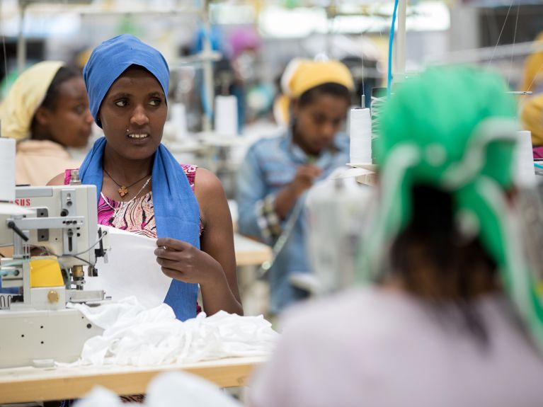 Uygun Çalışma Koşulları: Addis Abeba’da modern bir tekstil fabrikası 