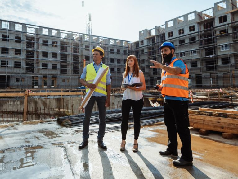 In der deutschen Bauindustrie arbeiten 2,6 Millionen Menschen. In der deutschen Bauindustrie arbeiten 2,6 Millionen Menschen.
