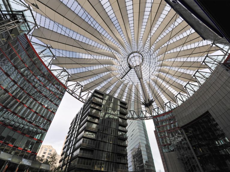 Helmut Jahn, Berlin Potsdam Meydanı’ndaki Sony Center Helmut Jahn, Berlin Potsdam Meydanı’ndaki Sony Center