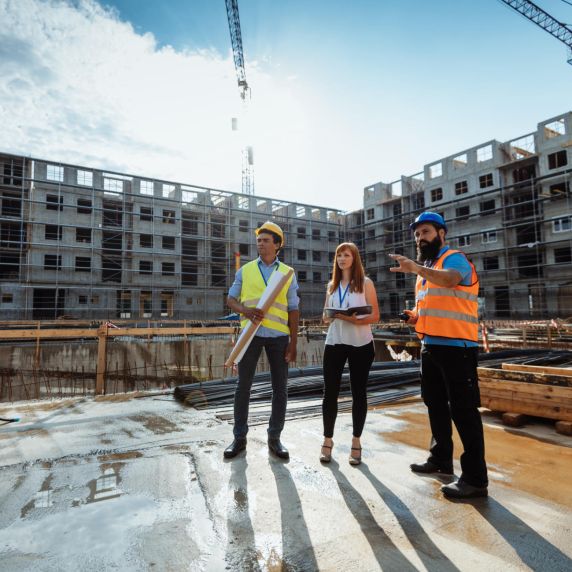 In der deutschen Bauindustrie arbeiten 2,6 Millionen Menschen.  In der deutschen Bauindustrie arbeiten 2,6 Millionen Menschen.
